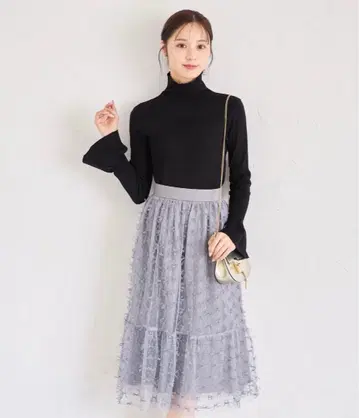 tocco 클로젯 그레이 튤 플레어 스커트