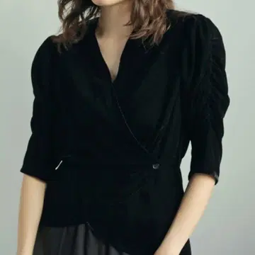 anuke 아누크 벨로아 개더 블라우스