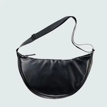 택 포함 새상품 UNIQLO 유니클로C 가죽 터치 라운드 숄더백