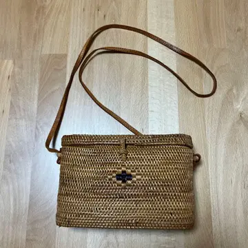 베이지 바스켓백 숄더