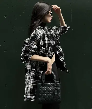 다리치 체크 프린지 트위드 자켓 블랙