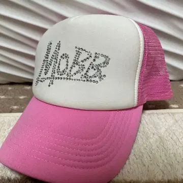 MOBB 스톤 장식 핑크 트래커 캡