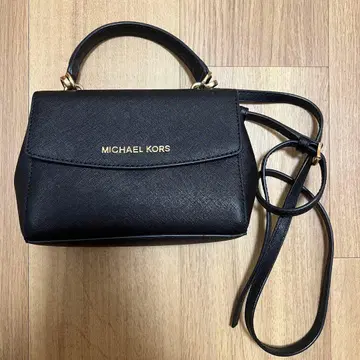 마이클코어스 숄더백 블랙