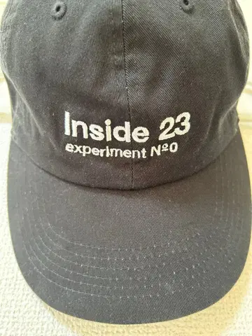 미사용 새상품 inside23 카메나시 카즈야 자수 캡 BK x WH