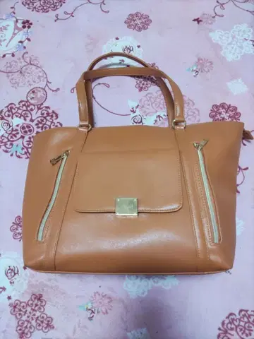 오렌지 핸드백 프론트 포켓 부착