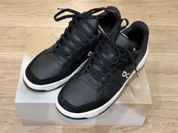 on THE ROGER Clubhouse 블랙 9