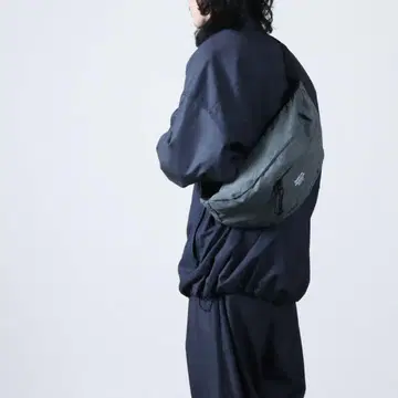 FreshService OVERSIZED BELT BAG