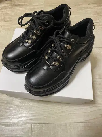 ADREER 블랙 스니커즈 합성 피혁