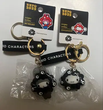 산리오 미야쿠미야쿠 흑백 키링 마이멜로디 시나모롤