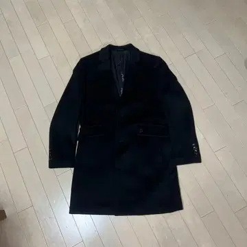 싱글 버튼 블랙 체스터 코트