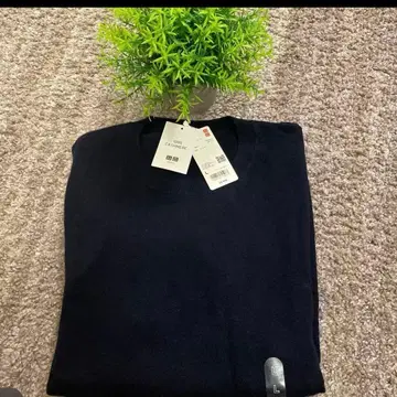미사용 새상품 UNIQLO 100% CASHMERE 네이비 스웨터 L