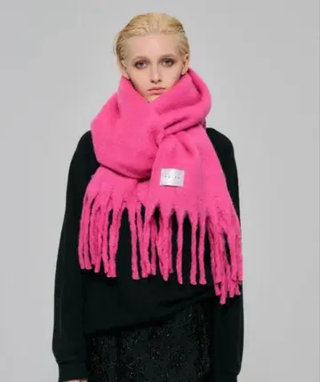 노이즈 메이커 볼륨 프린지 머플러 니시야마 마키