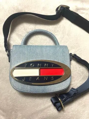 타미힐피거 숄더백 새상품급 크로스바디 인기 로고 경량