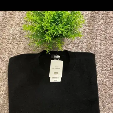 미사용 새상품 2025 블랙 크루넥 스웨터 캐시미어 100% M