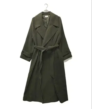 apartment three 코트