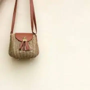 스트로우 프린지 숄더백 베이지