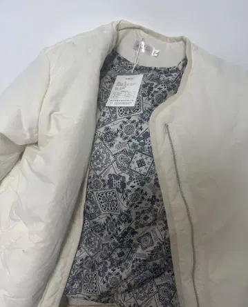 아이보리 퀼팅 자켓