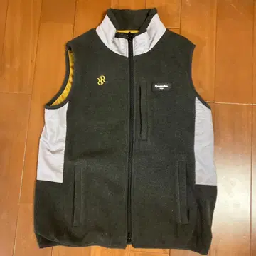 그레이 슬리브리스 플리스 베스트