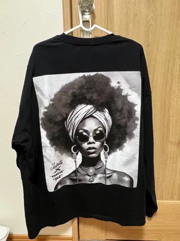 초레어 FAMOUS WORLD FAMOUS 롱티 자수