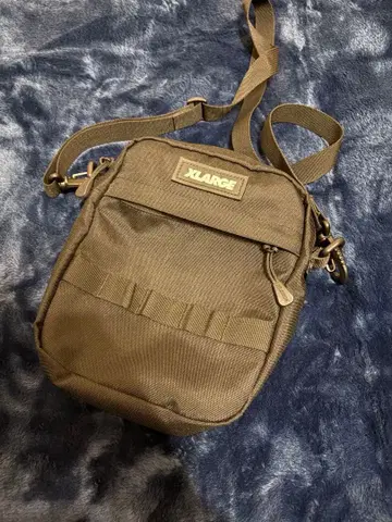 XLARGE 블랙 숄더백 카라비너 세트