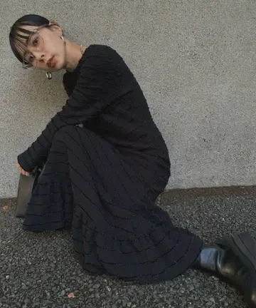 LUXURY BALLON HEM CUT DRESS 블랙 M 사이즈