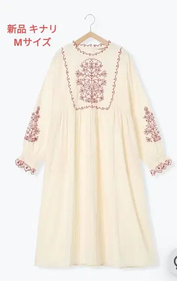 새상품 사만사 모스모스 배색 자수 원피스 아이보리 M 사이즈 SM2