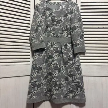 AUSTIN REED 꽃무늬 그레이 계열 원피스 7부 소매