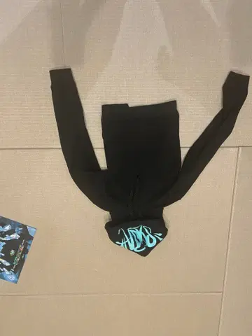 블랙 후드 부착 후드 맨투맨