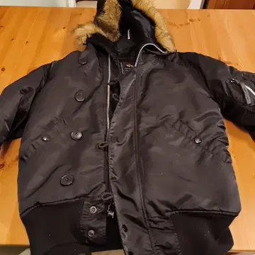 Alpha Industries M-2B 플라이트 자켓 L 사이즈
