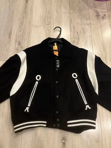 OY 바시티 자켓 블랙/화이트