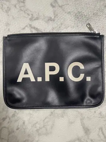A.P.C 클러치백