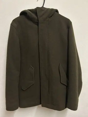 UNIQLO 올리브 그린 후드 부착 자켓