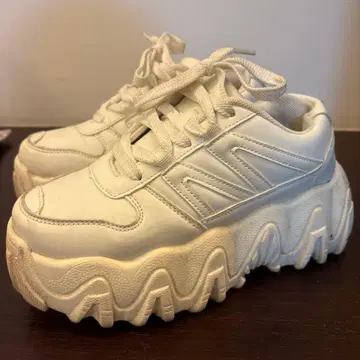 WEGO 화이트 통굽 스니커즈