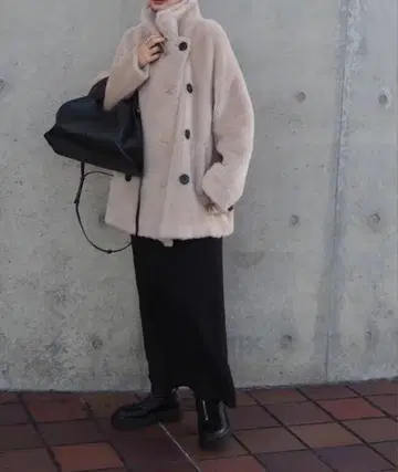 LAULEN 스탠드 카라 퍼 미들 코트 오버 사이즈 자켓