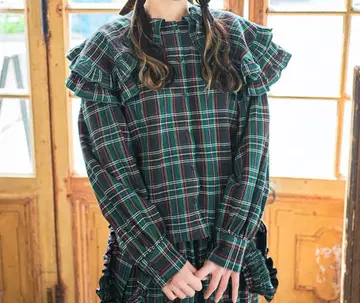 쿠틸과 레트로 더블 옷깃 프릴 모듬 블라우스 그린