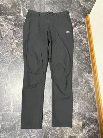 SY32 블랙 치노 팬츠 슬림 핏