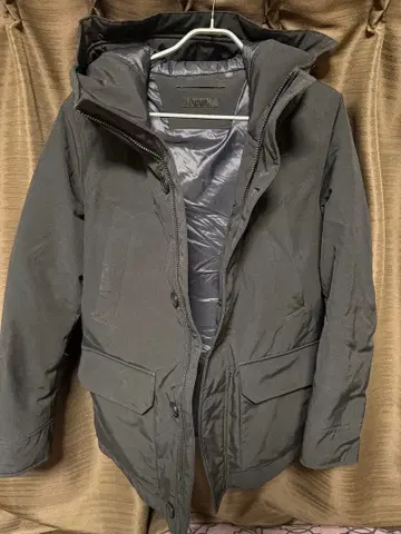 유니클로 그레이 후드 부착 다운 자켓