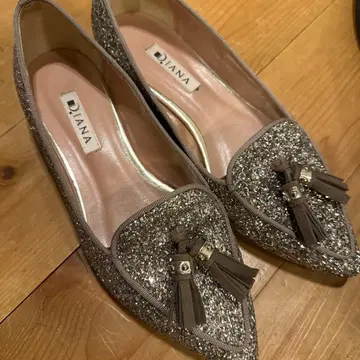 미사용급 DIANA 다이애나 글리터 태슬 장식 펌프스 24cm