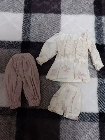 네오 브라이스 아웃핏