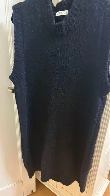 OUNCE 슬리브리스 니트 원피스 블랙