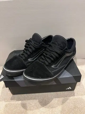 Vans 블랙 로컷 스니커즈