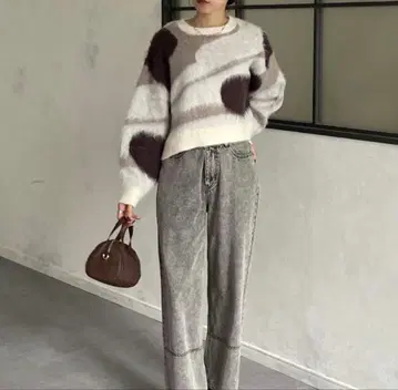 제본 뉴앙스 패턴 샤기 니트 thevon