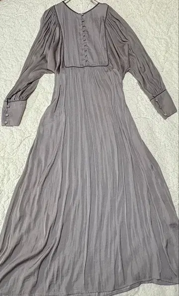 나노 유니버스 플리츠 긴팔 롱 원피스