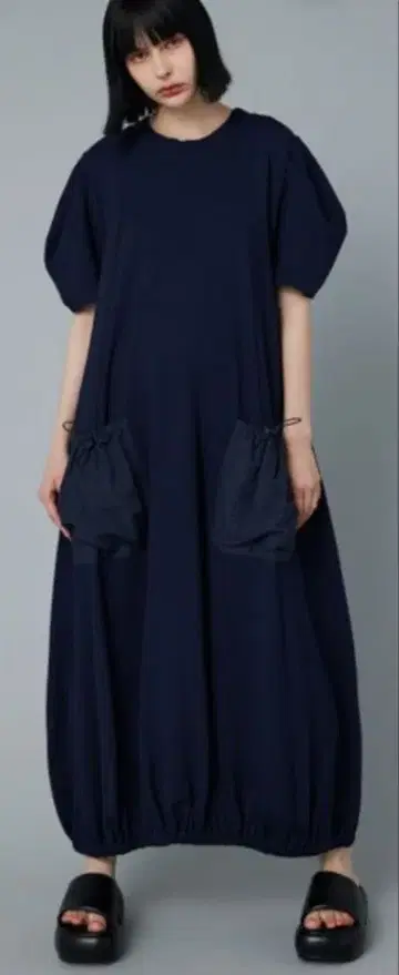 HeRIN.CYE Ponte balloon pocket dress