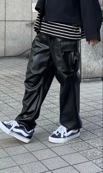 [2way] 인조 가죽 카고 팬츠 블랙 남성용