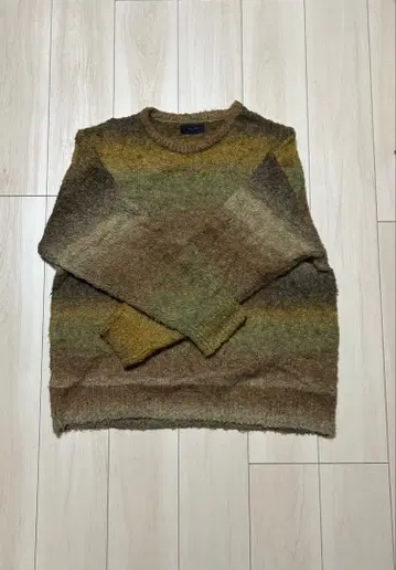 울 혼방 그라데이션 니트 스웨터