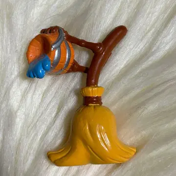 레트로 디즈니 피규어 빗자루