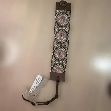 CHAN LUU 비즈 자수 가죽 팔찌