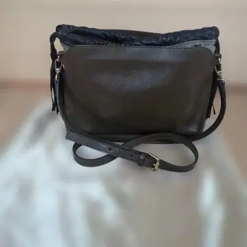 [ CHRISTIAN VILLA ] 프린지 숄더백