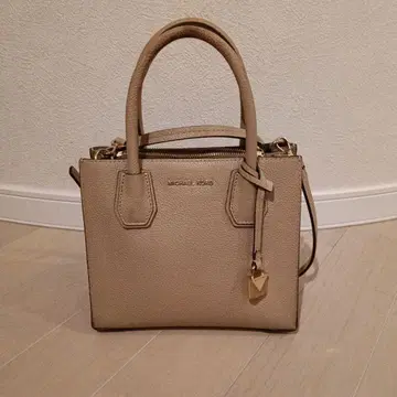 마이클 코스 밝은 베이지 숄더백